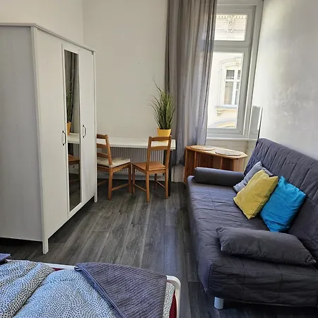 بيت شباب Stylish Riverside