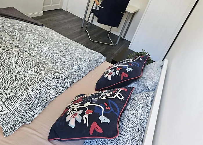 Stylish Riverside Hostel *