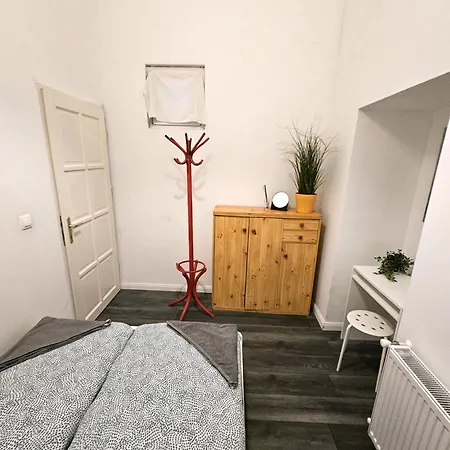 Stylish Riverside Hostel *